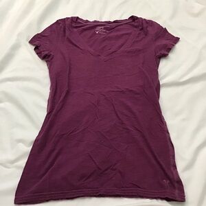 *last chance* American Eagle Magenta V Neck Short Sleeve Shirt